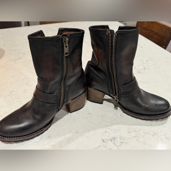 Freebird distressed leather boots - Picture 4 of 9